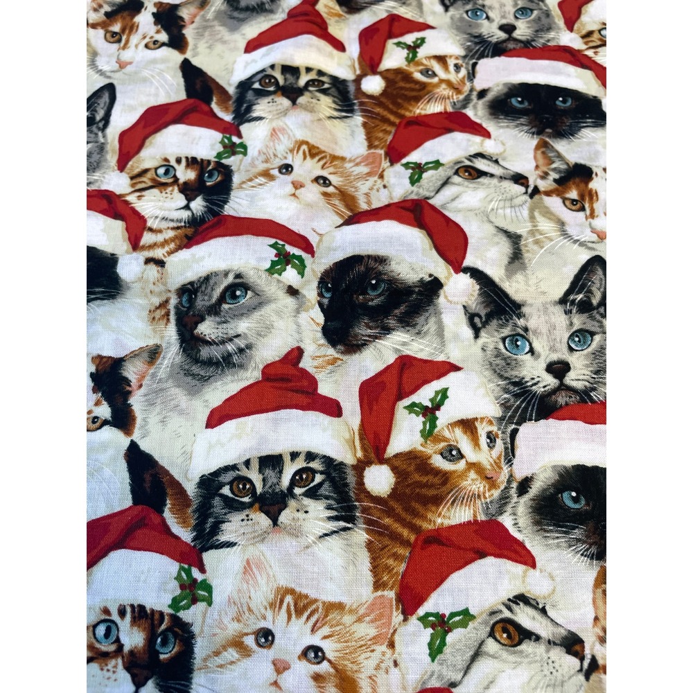Patty Reed Designs Christmas Cat Fabric 1 Yard Multicolor Santa Hat Kittens 2008